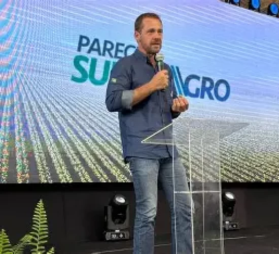 Aprosoja vê risco de inflação e crise no campo com tarifa imposta por Trump