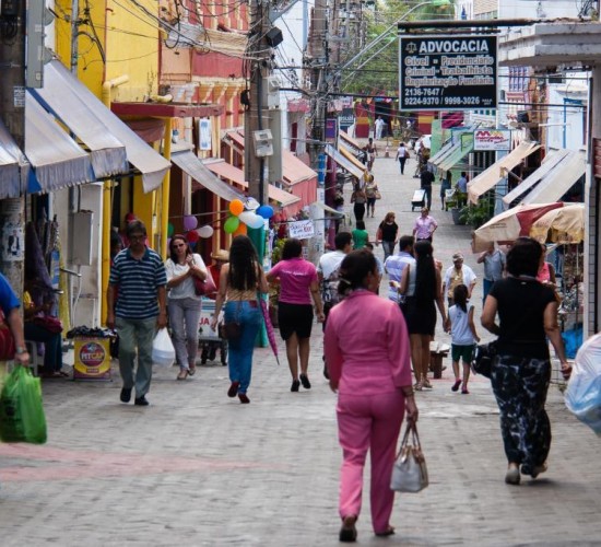 Comércio avança em MT e crédito a pessoas físicas cresce mais que o empresarial