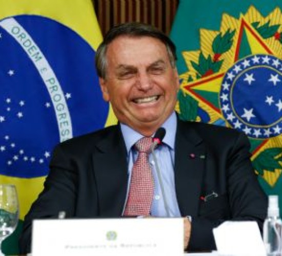 Bolsonaro lidera intenção de voto para presidente em MT; Lula tem maior rejeição