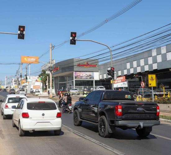 Novo semáforo na Avenida da FEB deve entrar em funcionamento em breve