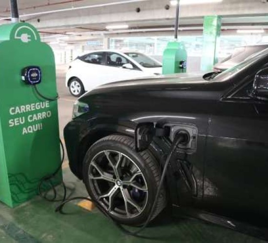 Projeto de lei pode zerar IPVA para carros elétricos e híbridos em Mato Grosso