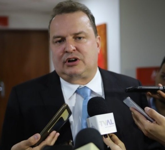 Max Russi projeta novo concurso público da ALMT