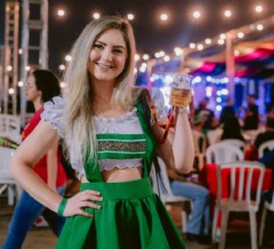 Oktoberfest CUIABA MT Edição 2022 da Oktoberfest Louvada bate recorde no consumo de chopp