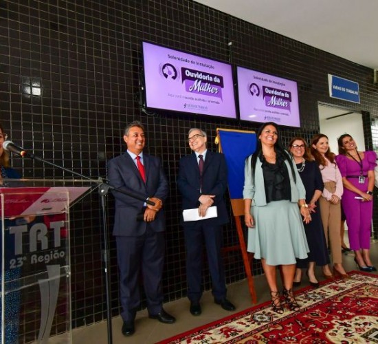 Secretaria Municipal da Mulher participa de inauguração da ouvidora da mulher no TRT
