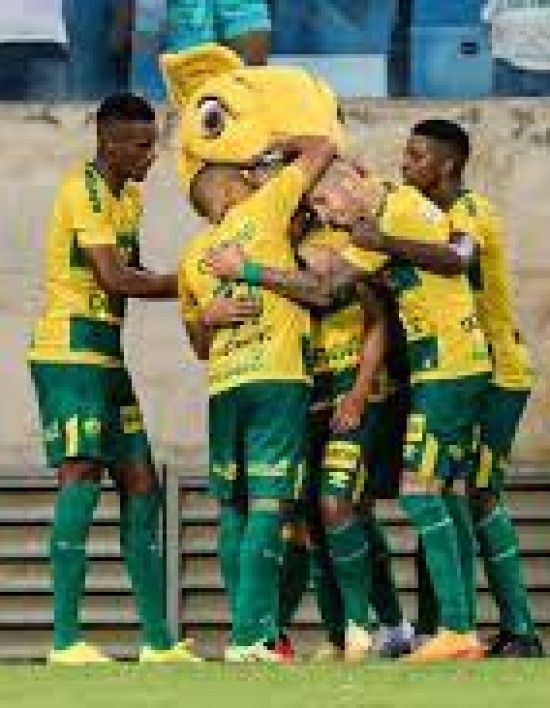 Cuiabá vence o Goiás e abre vantagem na semifinal