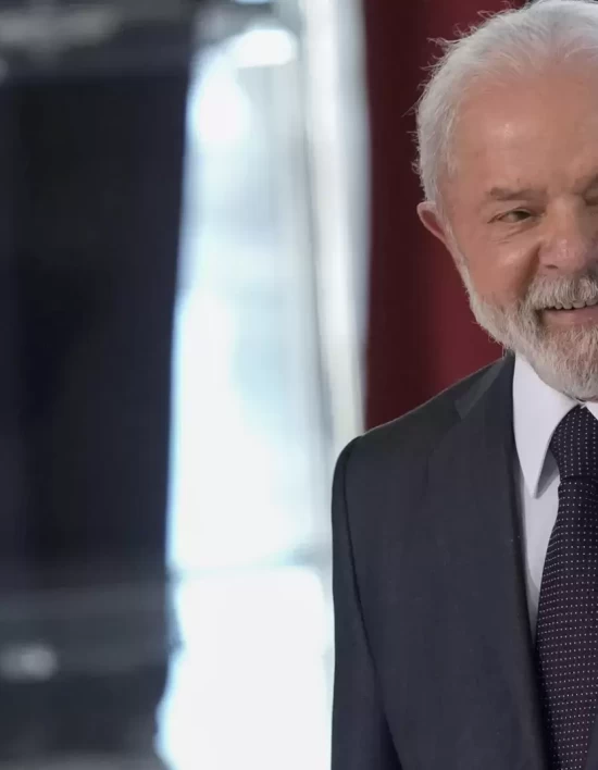 Lula estima em mais de US$ 12,7 bilhões acordos assinados entre Brasil, China e Emirados Árabes