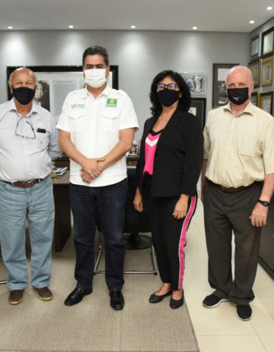 Prefeito de Cuiabá Emanuel Pinheiro recebe festeiros da tradicional festa de São Benedito