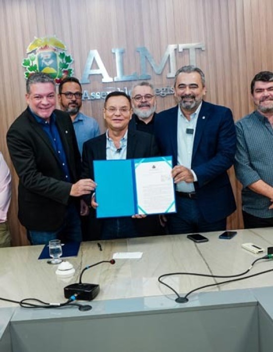 Botelho promulga lei que beneficia corretores de imóveis em negócios que envolvam programas habitacionais de MT