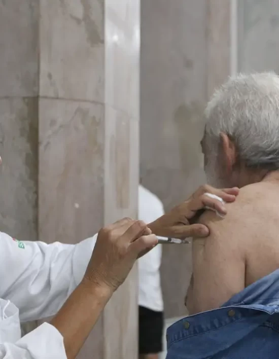 Saúde lança nova campanha de vacinação contra covid-19