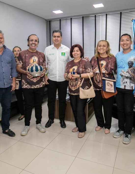 Prefeito de Cuiabá recebe rei e rainha da tradicional festa de São Benedito 2024