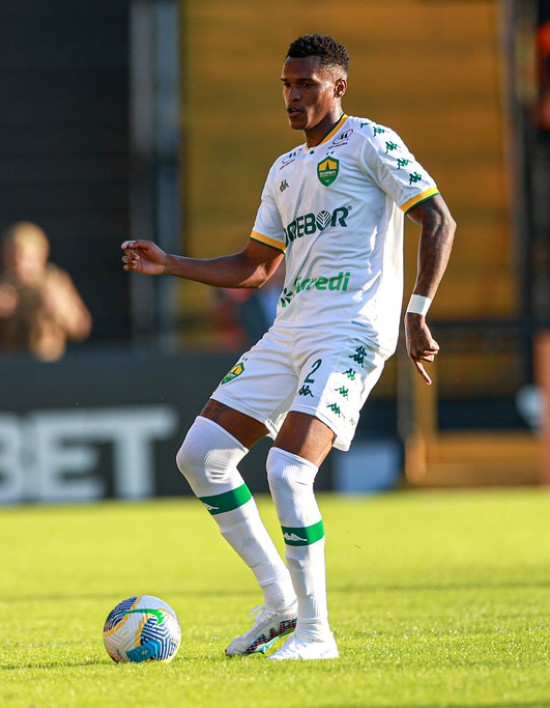 Cuiabá anuncia venda de Matheus Alexandre ao Sport Recife