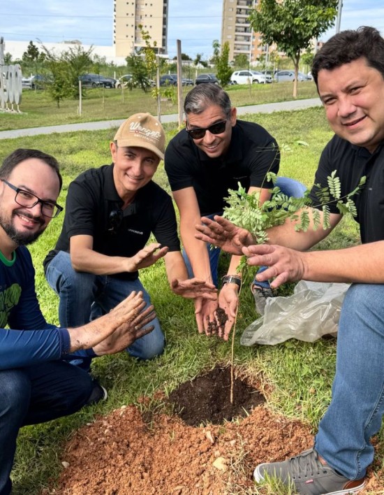 Unicred MT e Programa Verde Novo realizam o plantio de 500 mudas em Cuiabá João Paulo Fortunato