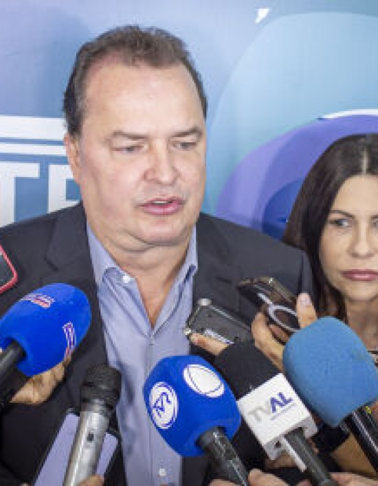 Presidente da Assembleia de MT Max Russi participa de encontro que discute gestão pública