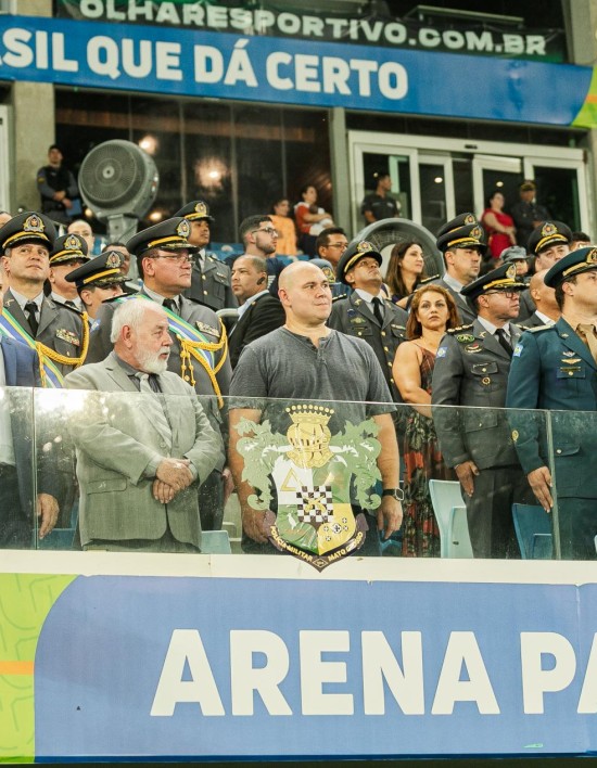 Prefeito e vice prestigiam promoção de quase mil policiais na Arena Pantanal
