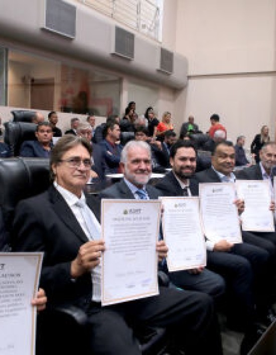 Indústria entrega Agenda Legislativa 2025 à ALMT