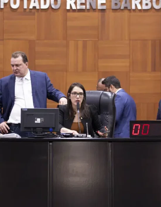 Janaina Riva lidera corrida ao governo de MT e aparece também em 2º lugar ao Senado
