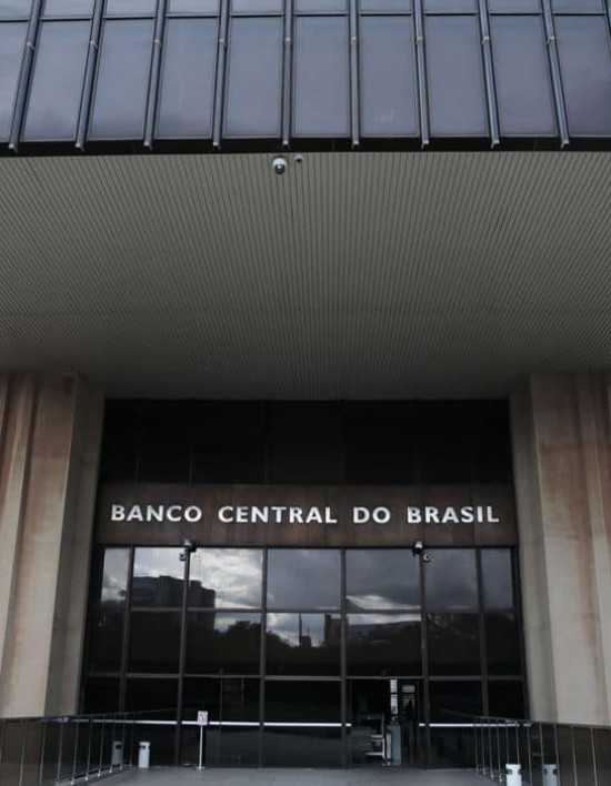 Juros vão sufocar economia, afirma CNI