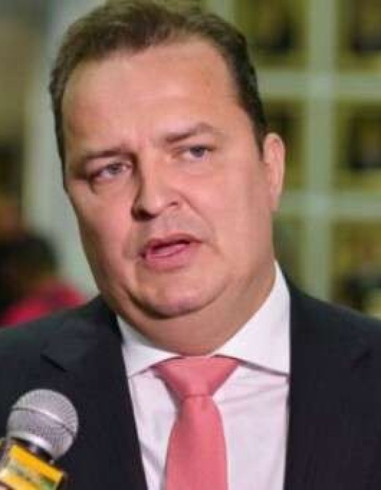 Max Russi reage à aprovação de mais R$ 164 milhões no Fundão Eleitoral Um Absurdo