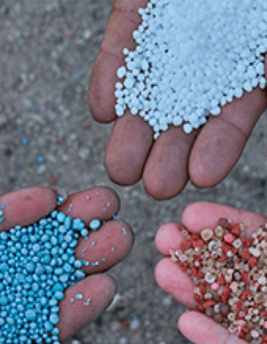 Guerra Israel e Estados Unidos x Irã ameaça explodir custo dos fertilizantes no Brasil