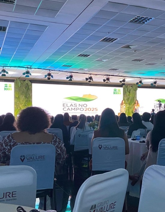 Evento reúne 800 mulheres para discutir protagonismo feminino no agro