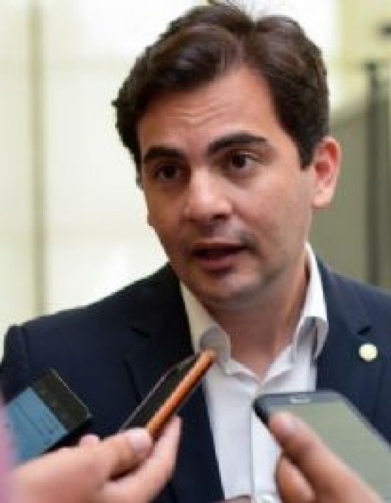 Garcia diz que presidente Lula transforma situação em palanque eleitoral ao não sentar para dialogar com os EUA