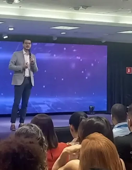 Jornada de Marketing Digital reúne mais de 450 participantes e destaca tendências para negócios