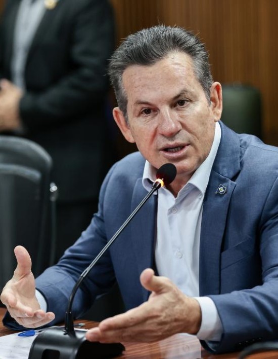 Governador anuncia pagamento do auxílio-fardamento aos policiais e bombeiros