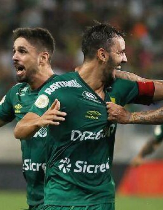 Cuiabá ganha do líder Corinthians e sai da zona de rebaixamento