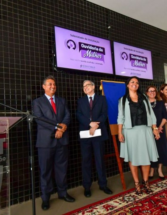 Secretaria Municipal da Mulher participa de inauguração da ouvidora da mulher no TRT