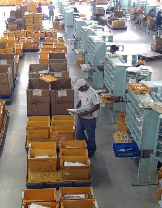 Leilão de mais de 40 mil itens esquecidos nos Correios ocorre hoje