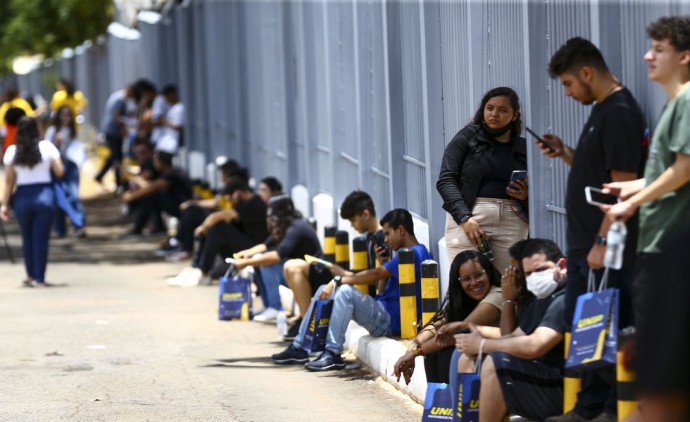 Notícias de MT Participantes do Enem 2022 fazem hoje provas de exatas