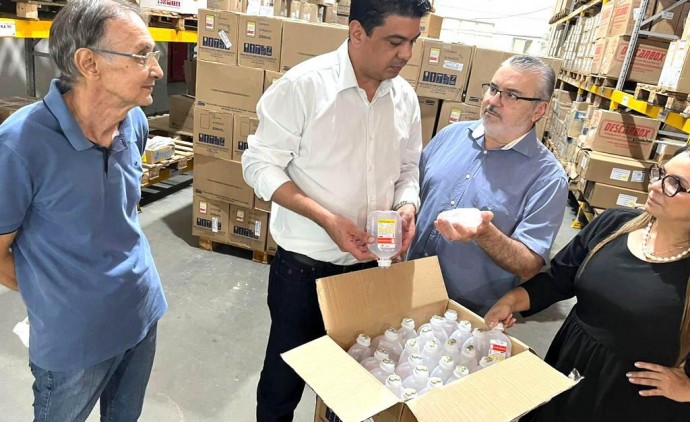 Saúde MT KALIL RECEBE CARRETAS DE SORO, MEDICAMENTOS E INSUMOS PARA A SAÚDE