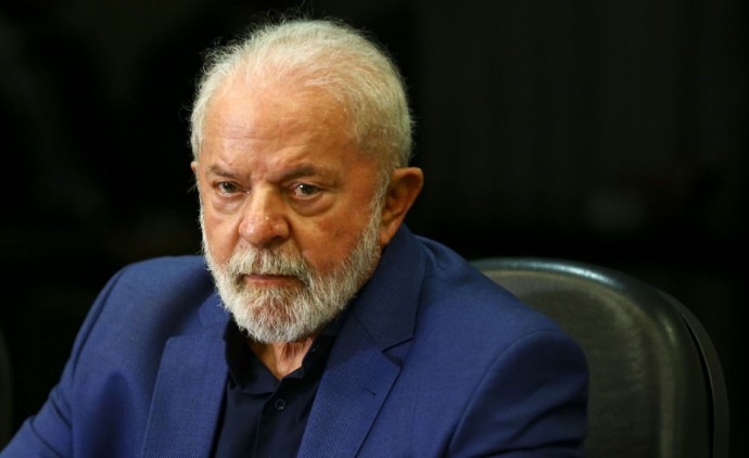 Lula adia viagem à China por orientações médicas