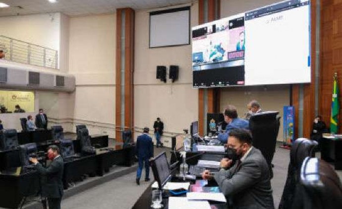 Deputados derrubam veto de Mauro Mendes; energia solar não terá cobrança de ICMS EM MT