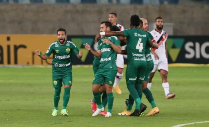Cuiabá vence a segunda partida e sai da zona do rebaixamento