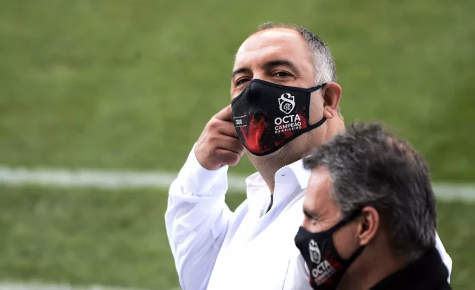 FLAMENGO SEGUE Com Thiago Mendes e Kenedy em pauta, dupla de dirigentes do Flamengo viaja para Europa