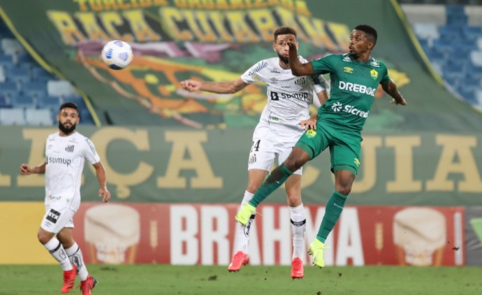 time de Cuieabá vence no brasileiro de futebol Cuiabá vence o Santos por 2 a 1 e sobe na tabela do Brasileirão