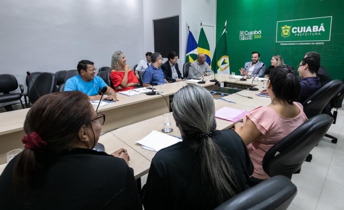 Após reunião na prefeitura, enfermeiros declaram satisfação com debate sobre PCCV