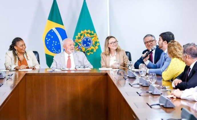 Emanuelzinho convida Lula para inauguração do Contorno Leste em Cuiabá