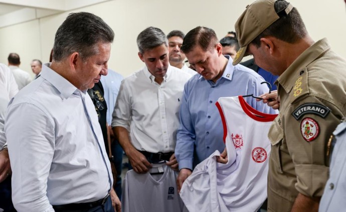 Fabricação de uniformes escolares por reeducandos garante 50% de economia ao Governo de MT