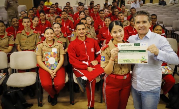 Presidente do TCE-MT debate futuro do planeta com estudantes da rede estadual de Educação