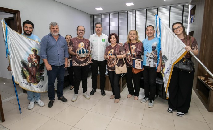 Prefeito de Cuiabá recebe rei e rainha da tradicional festa de São Benedito 2024