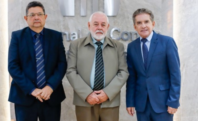 Sérgio Ricardo recebe presidente eleito do TJMT