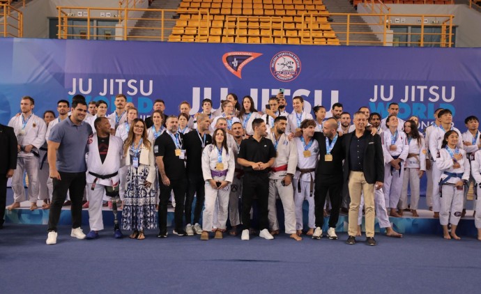 Atletas de MT com deficiência competem em Mundiais de Para Jiu-Jitsu na Grécia e nos Emirados Árabes Unidos