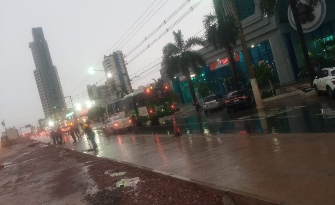 Sinfra informa que Consórcio BRT já finalizou limpeza em trecho afetado por chuva