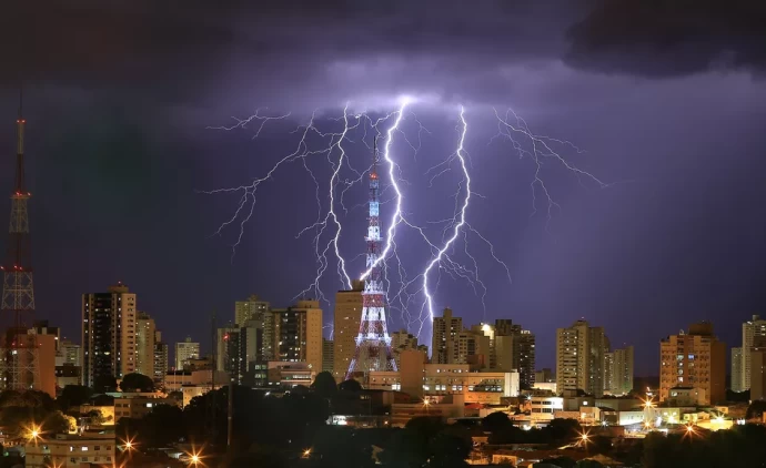 MT em alerta para chuvas intensas