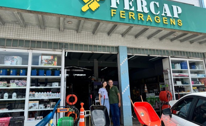 Loja de ferragens de Cuiabá fecha parceria internacional com crédito da linha Empresarial da Desenvolve MT