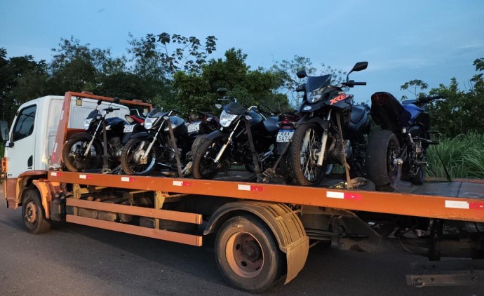 PM remove nove motocicletas e desarticula grupo que fazia manobras perigosas em Cuiabá