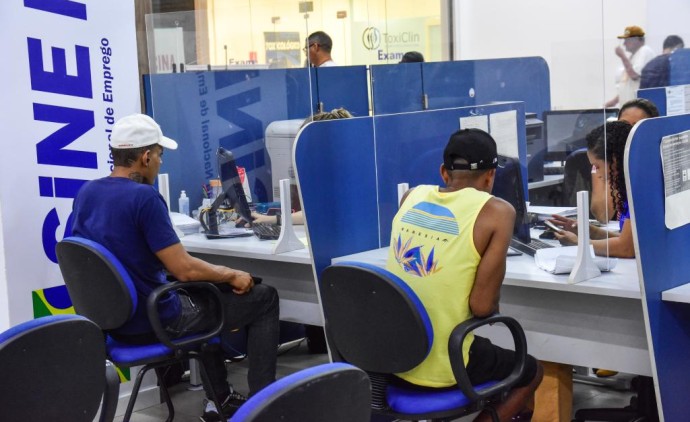 Sine MT disponibiliza mais de 2 e 4 mil vagas de trabalho