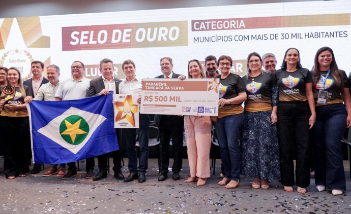 Deputado Dr João Celebra Prêmio Ouro de Tangará da Serra em Congresso de Saúde de MT